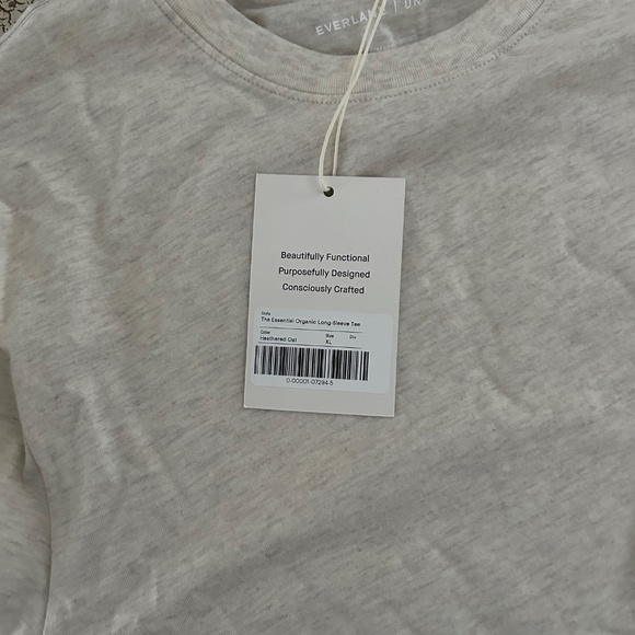Everlane - Essential Organic Long Sleeve - Picture 2 of 3